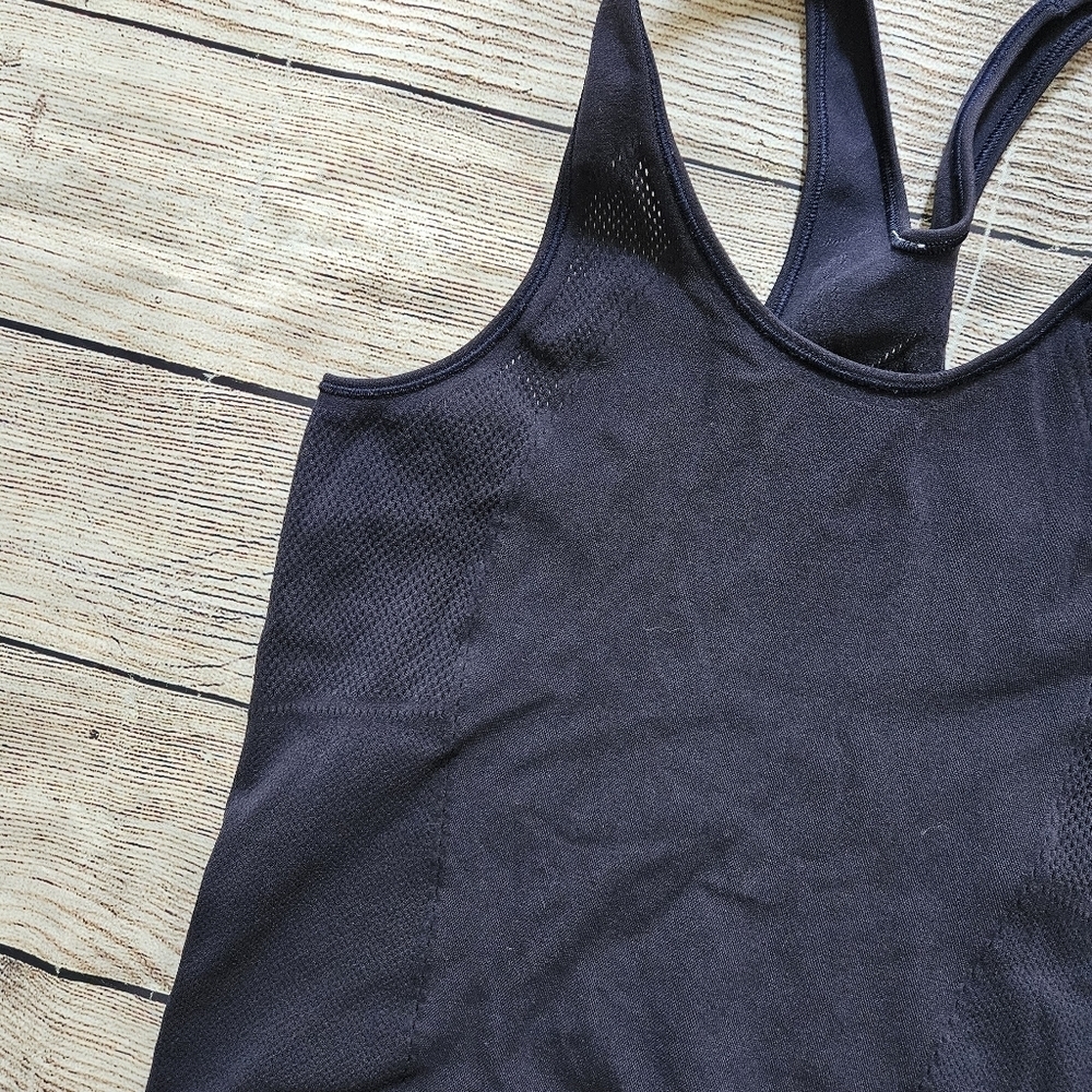 Lululemon midnight blue perforated "Reveal" racerback athletic tank top - Picture 7 of 11